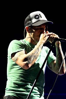 Does Anthony Kiedis Smoke? - vooxpopuli.com