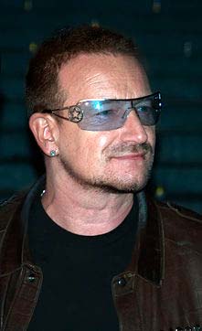 Bono shirtless - vooxpopuli.com