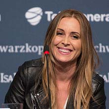 Is Anouk married? - vooxpopuli.com
