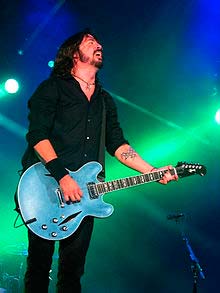 Dave Grohl Exclusive Videos - vooxpopuli.com