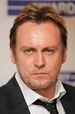 Is Philip Glenister married? - vooxpopuli.com